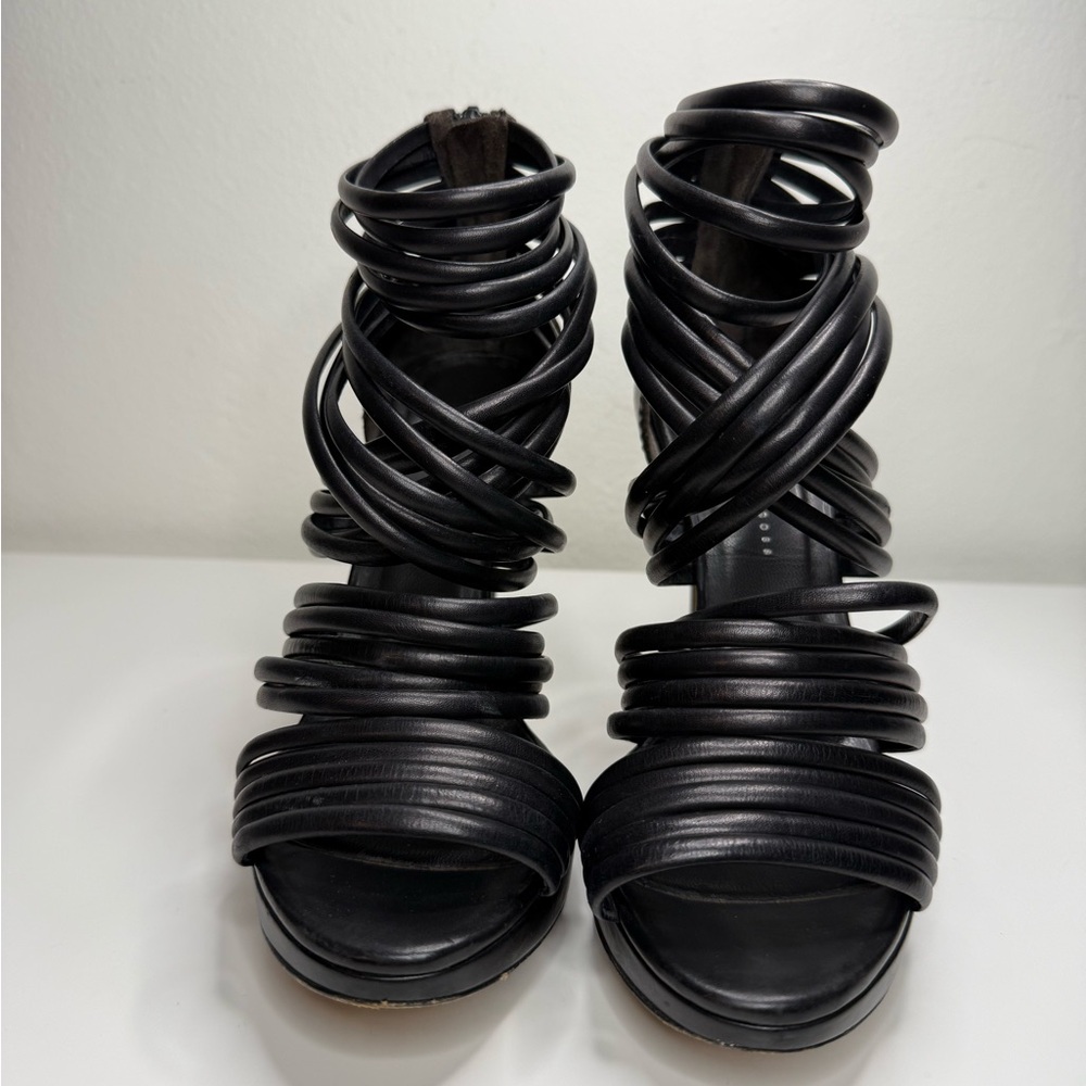 Black heels Made in Italy